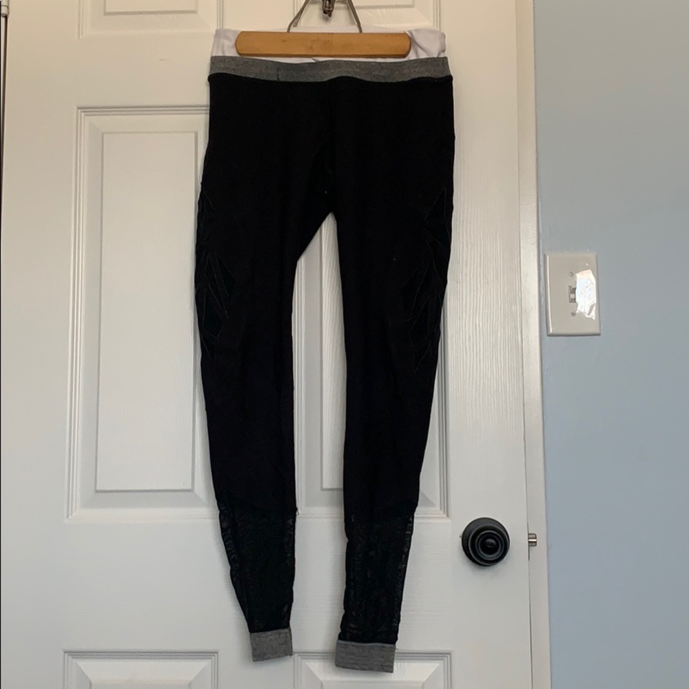 Black mesh detail leggings